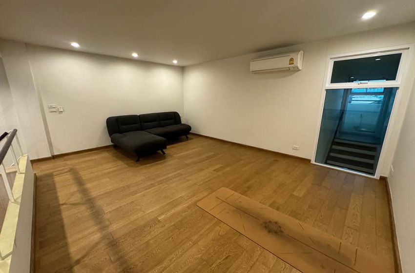 Townhouse in Sukhumvit 